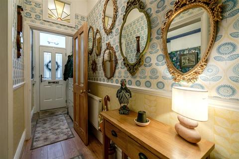 3 bedroom terraced house for sale, The Avenue, Leigh