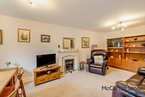 1 bedroom apartment for sale, Clover Leaf Court, Ackender Road, Alton