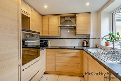 1 bedroom apartment for sale, Clover Leaf Court, Ackender Road, Alton