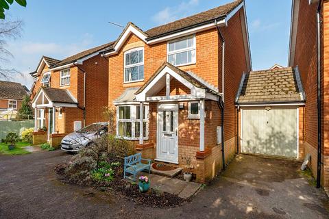 3 bedroom detached house for sale, Alder Close, Colden Common, SO21