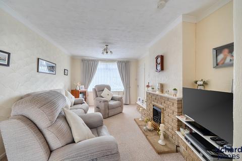 undefined, Warminster Avenue, Swindon, SN2