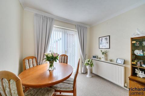 undefined, Warminster Avenue, Swindon, SN2