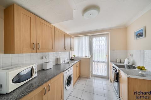 undefined, Warminster Avenue, Swindon, SN2