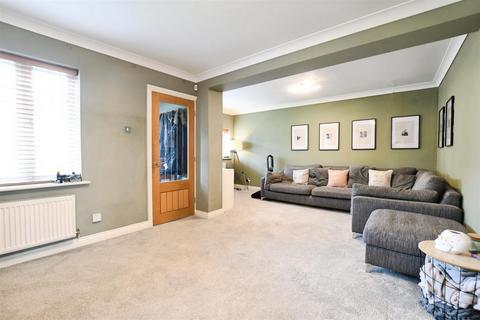3 bedroom semi-detached house for sale, Alwoodley Close, Hull