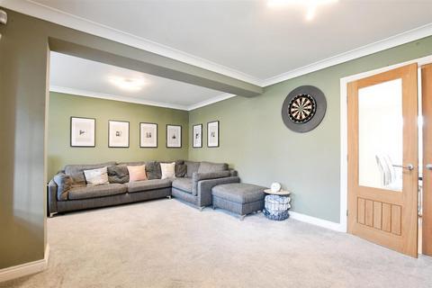 3 bedroom semi-detached house for sale, Alwoodley Close, Hull
