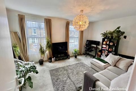 1 bedroom flat for sale, Brackenbury Road