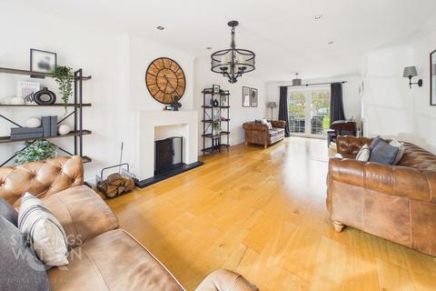 5 bedroom detached house for sale, Middle Road, Great Plumstead, Norwich