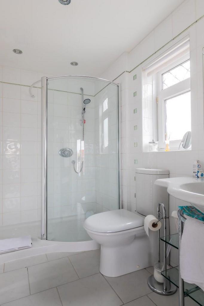 En Suite Shower Room