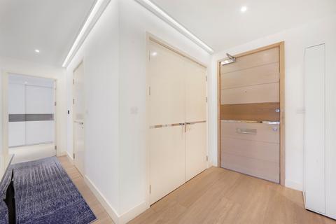 3 bedroom flat for sale, Whiting Way, London