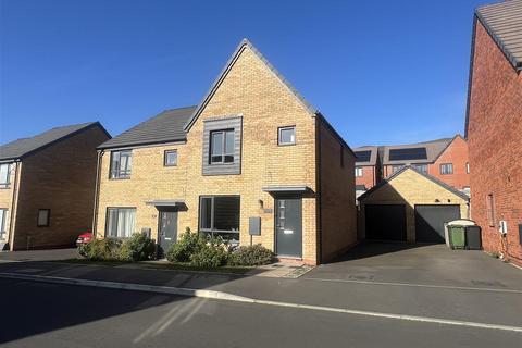 3 bedroom semi-detached house for sale, Strothers Avenue, Malvern
