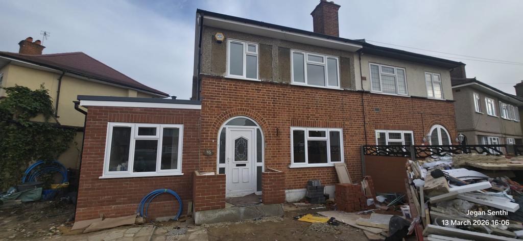 Newly renovated 6 bedroom semi detached house in