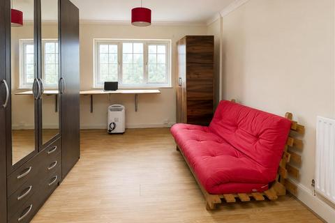 undefined, Ellesmere Avenue, Mill Hill