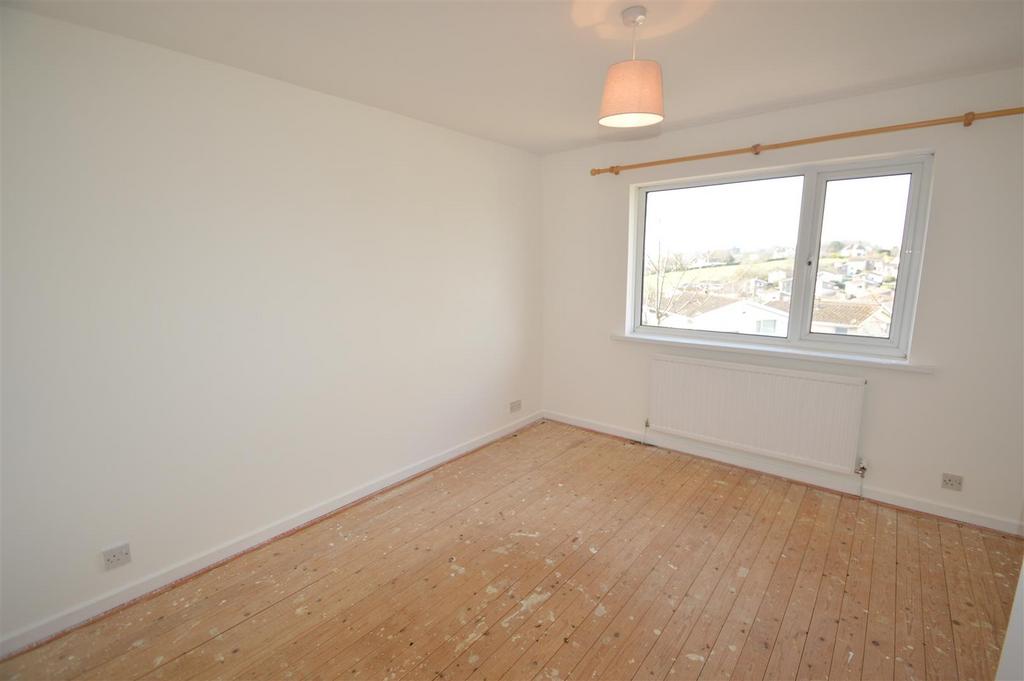 Bedroom 1 .JPG
