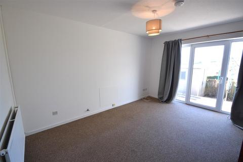 2 bedroom semi-detached house to rent, 4 Crescent Close, Cowbridge, CF71 7EB
