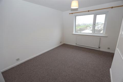 2 bedroom semi-detached house to rent, 4 Crescent Close, Cowbridge, CF71 7EB