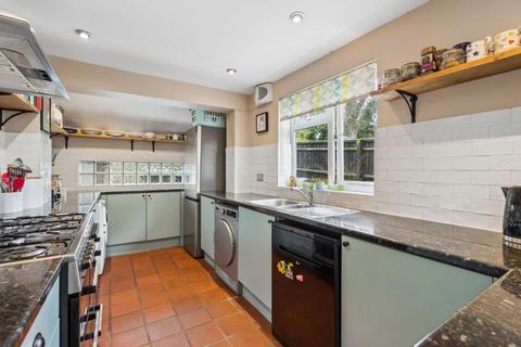 3 bedroom semi-detached house for sale, London Road, High Wycombe HP11