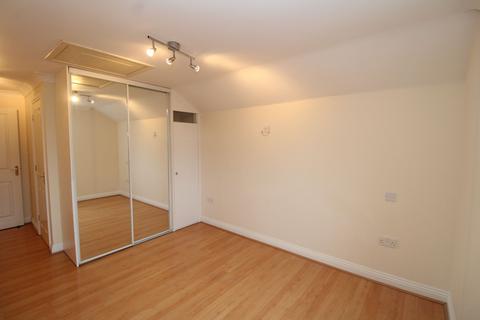 2 bedroom apartment to rent, Manor Road, Paignton, TQ3
