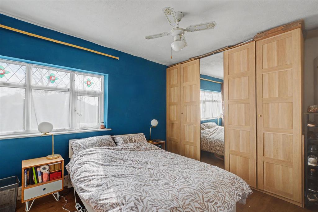Bedroom 1 1.jpeg