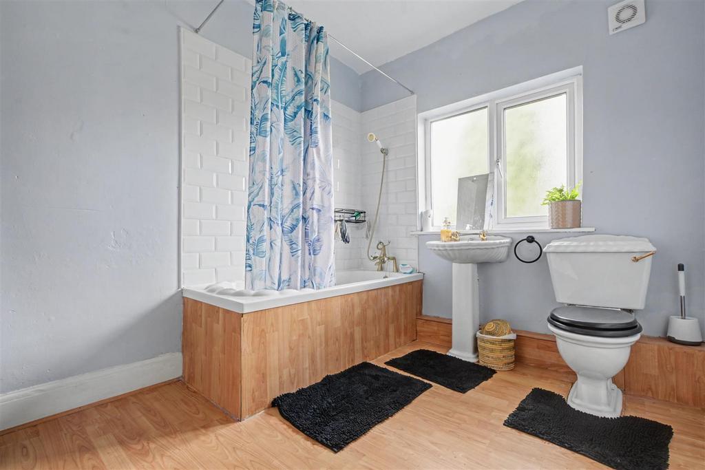 Bathroom.jpeg
