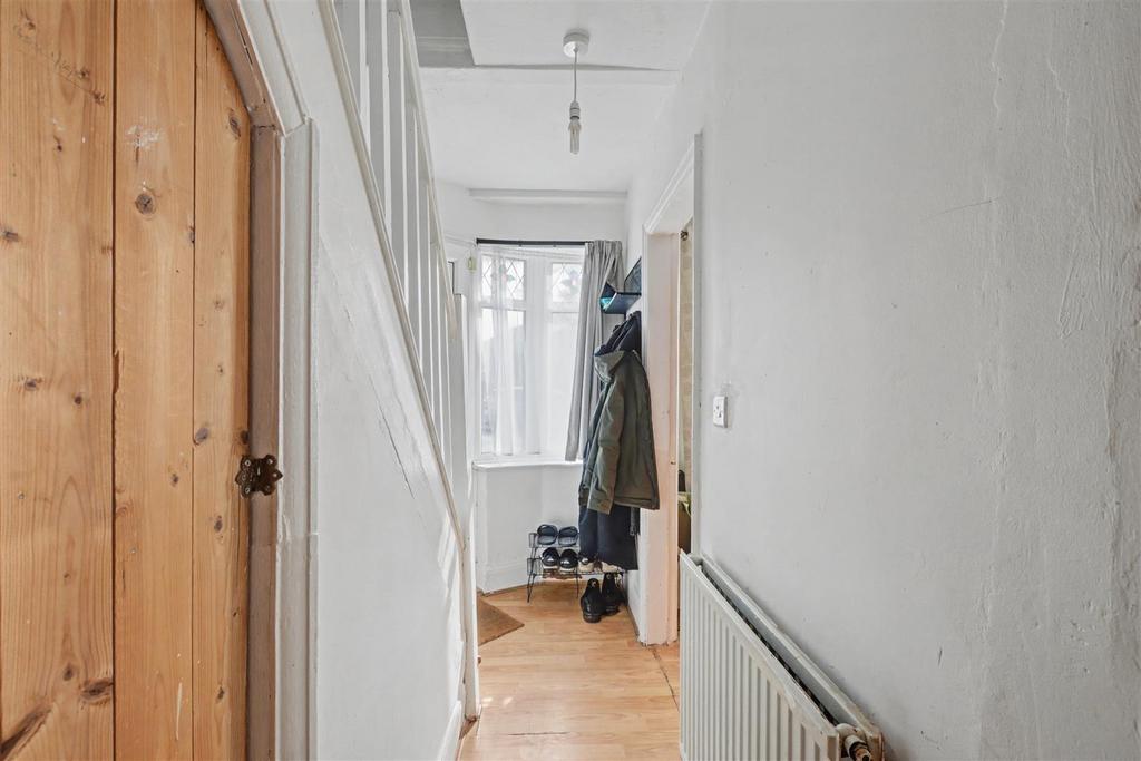 Hallway 1.jpeg
