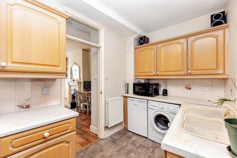 2 bedroom character property for sale, Scotgate, Stamford
