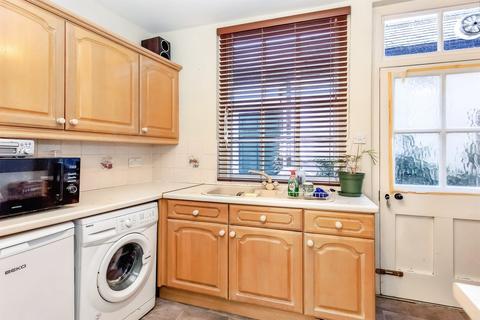 2 bedroom character property for sale, Scotgate, Stamford