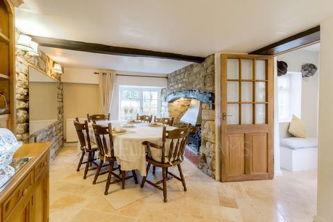 4 bedroom cottage for sale, Market Square, Hanslope, Buckinghamshire, MK19