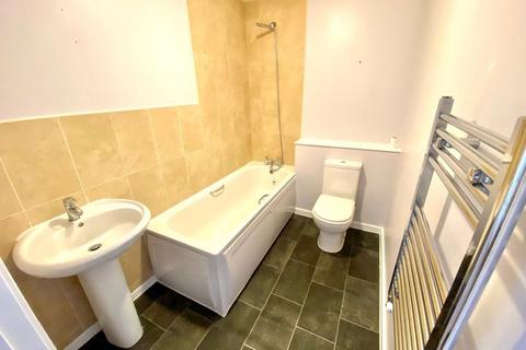 2 bedroom terraced house to rent, Beck's Square, Tiverton, EX16