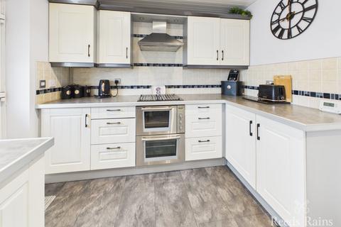 3 bedroom detached house for sale, Green Howards Drive, North Yorkshire YO12
