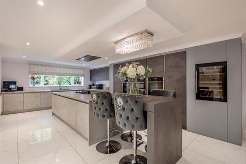 5 bedroom detached house for sale, Sutton Road, Walsall WS5