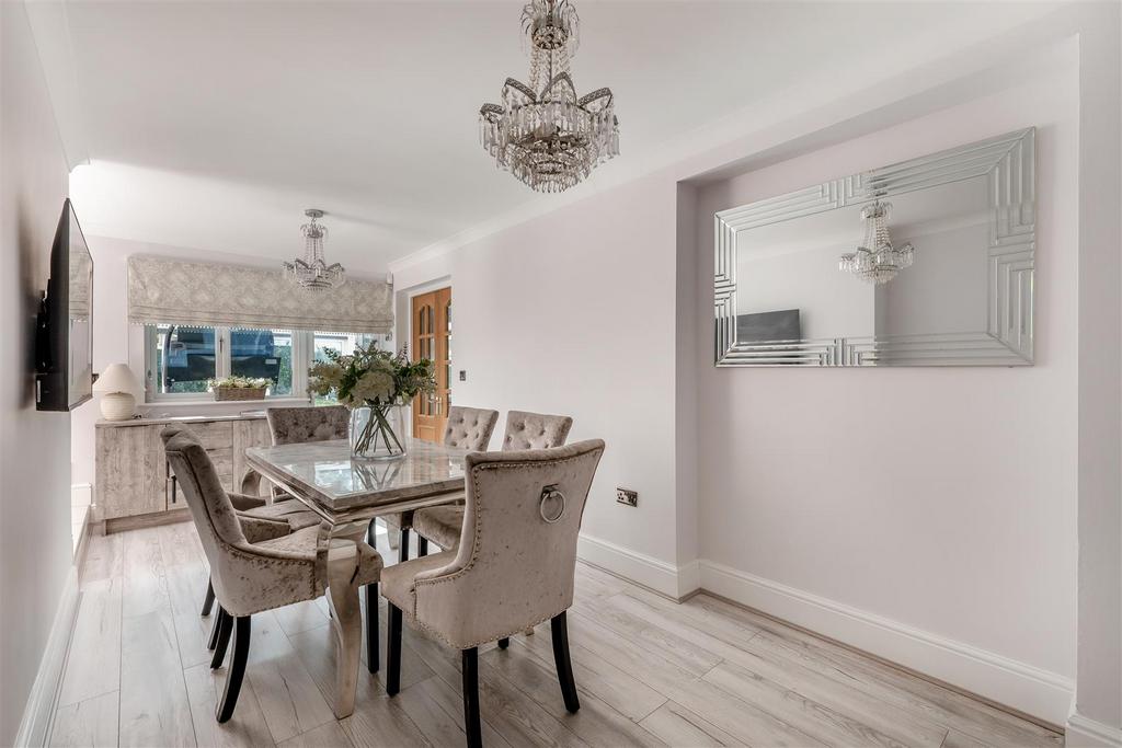 8656787-interior32.jpg