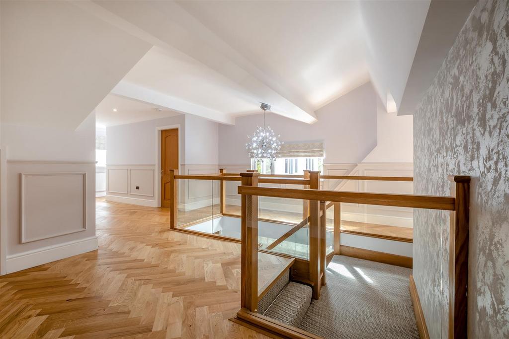 8656787-interior02.jpg