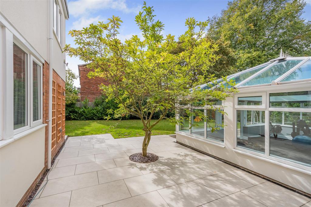 8656787-exterior01.jpg