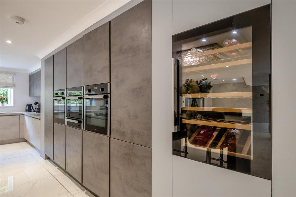 8656787-interior39.jpg