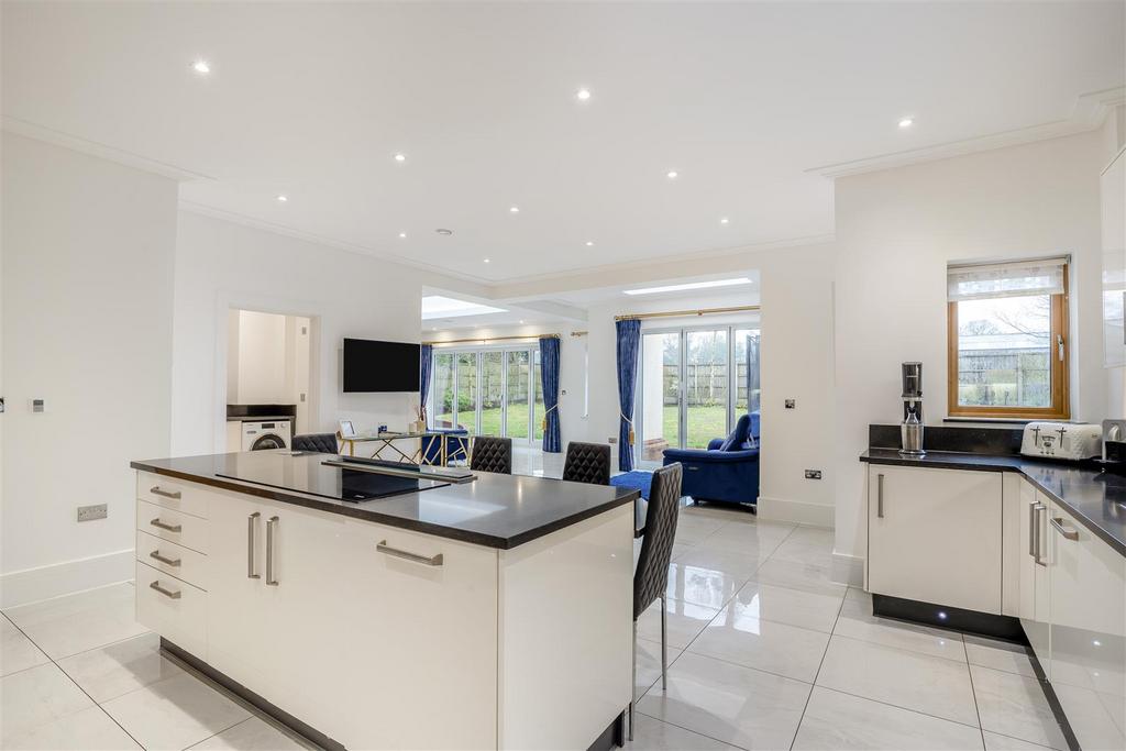 8677273-interior15.jpg