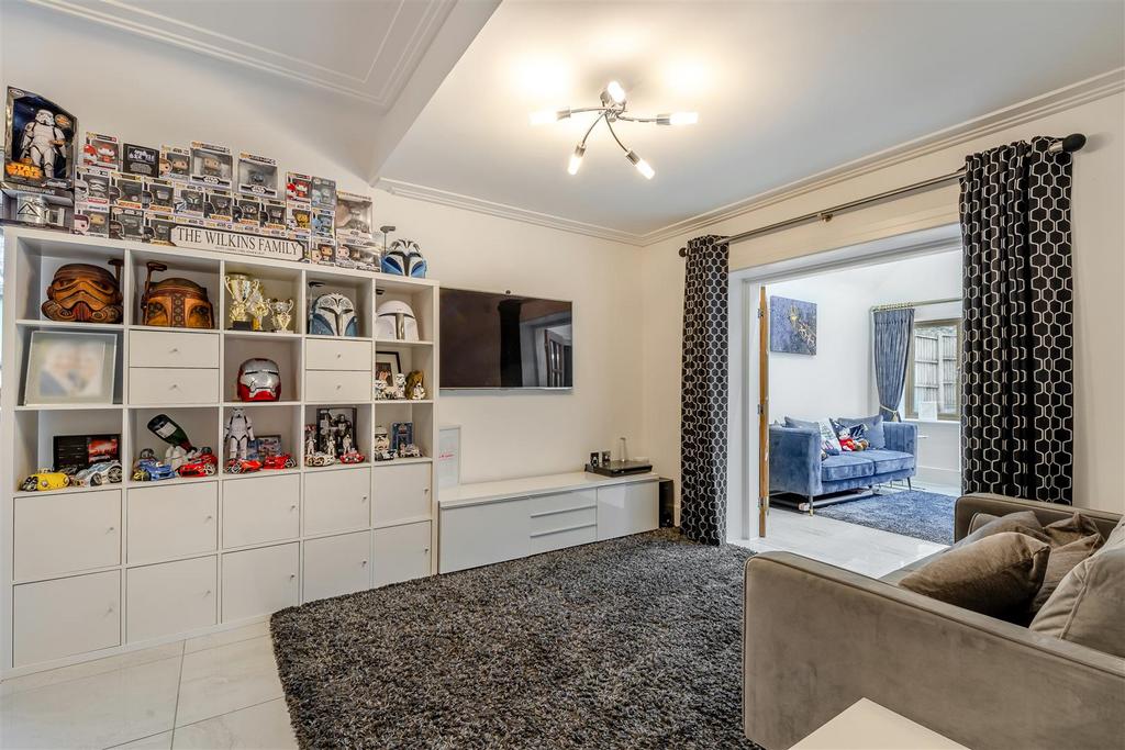 8677273-interior35.jpg