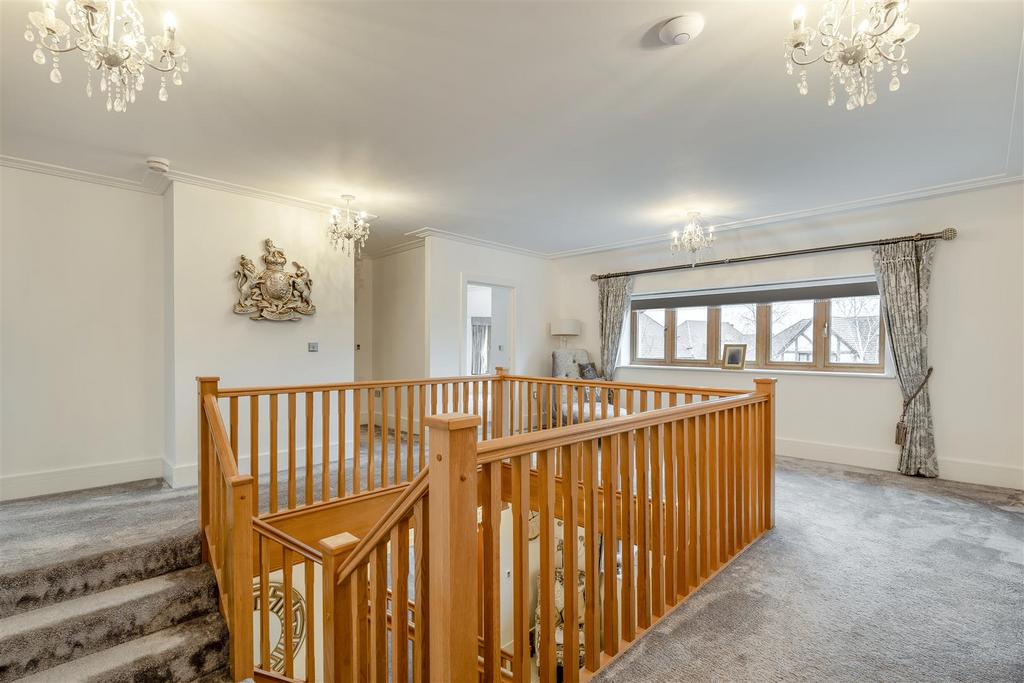 8677273-interior40.jpg
