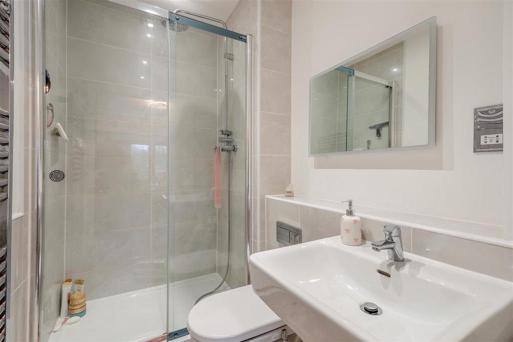 8677273-interior45.jpg