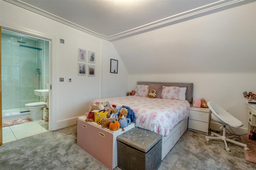 8677273-interior44.jpg