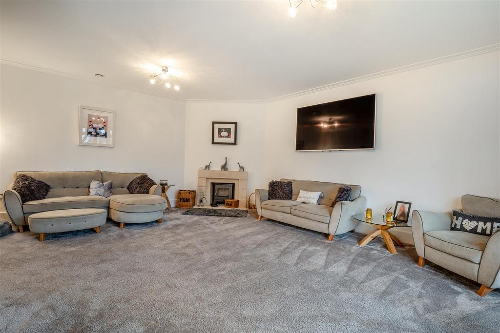 8677273-interior07.jpg