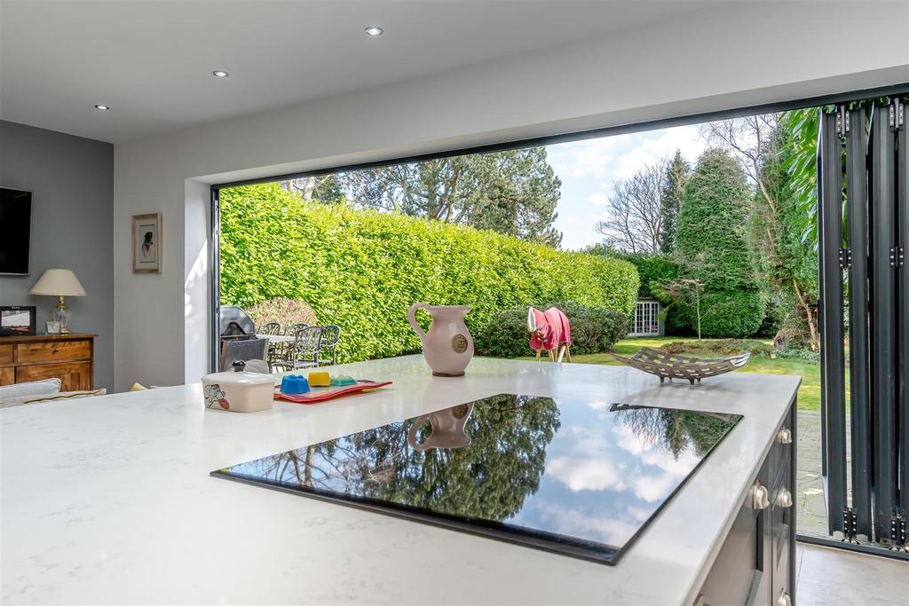 8639916-interior16.jpg