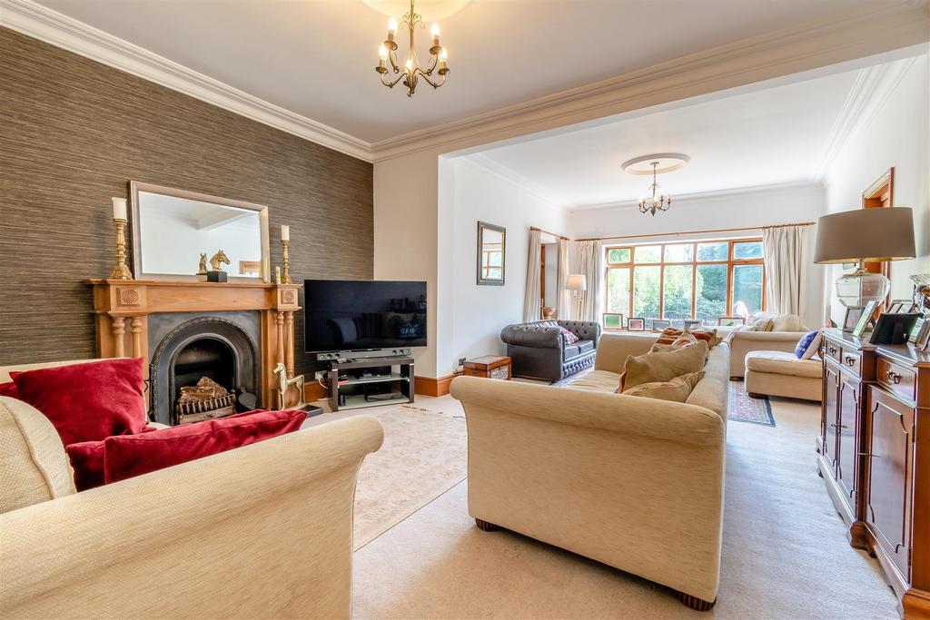 8639916-interior18.jpg