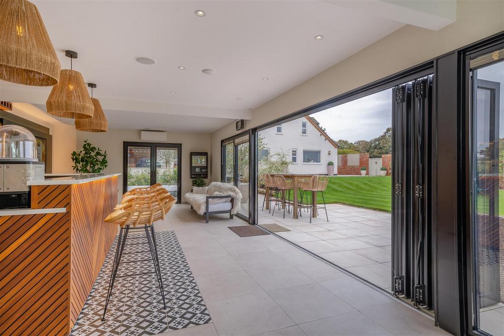 8625396-interior44.jpg