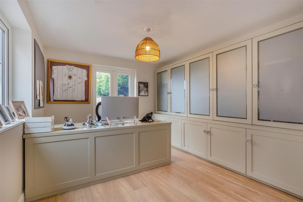 8625396-interior37.jpg