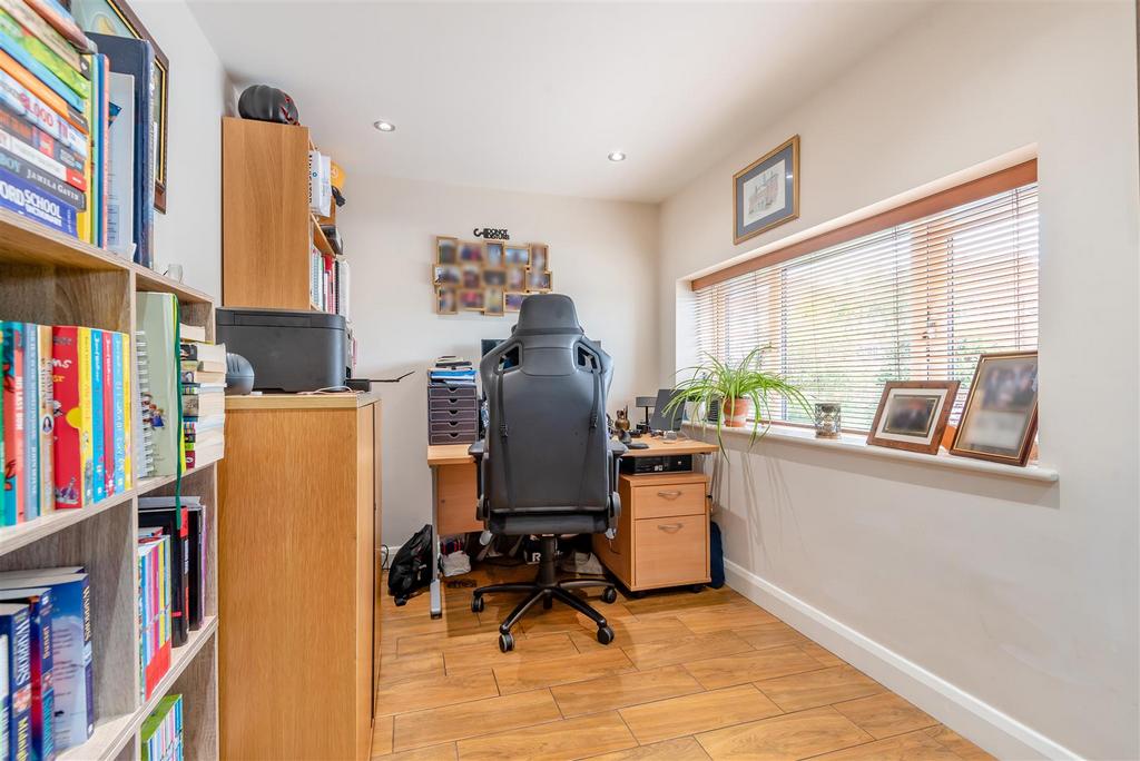 8596089-interior09v2.jpg