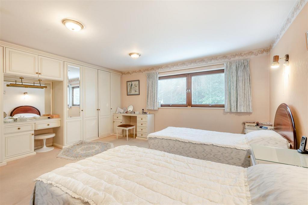 8659041-interior16.jpg