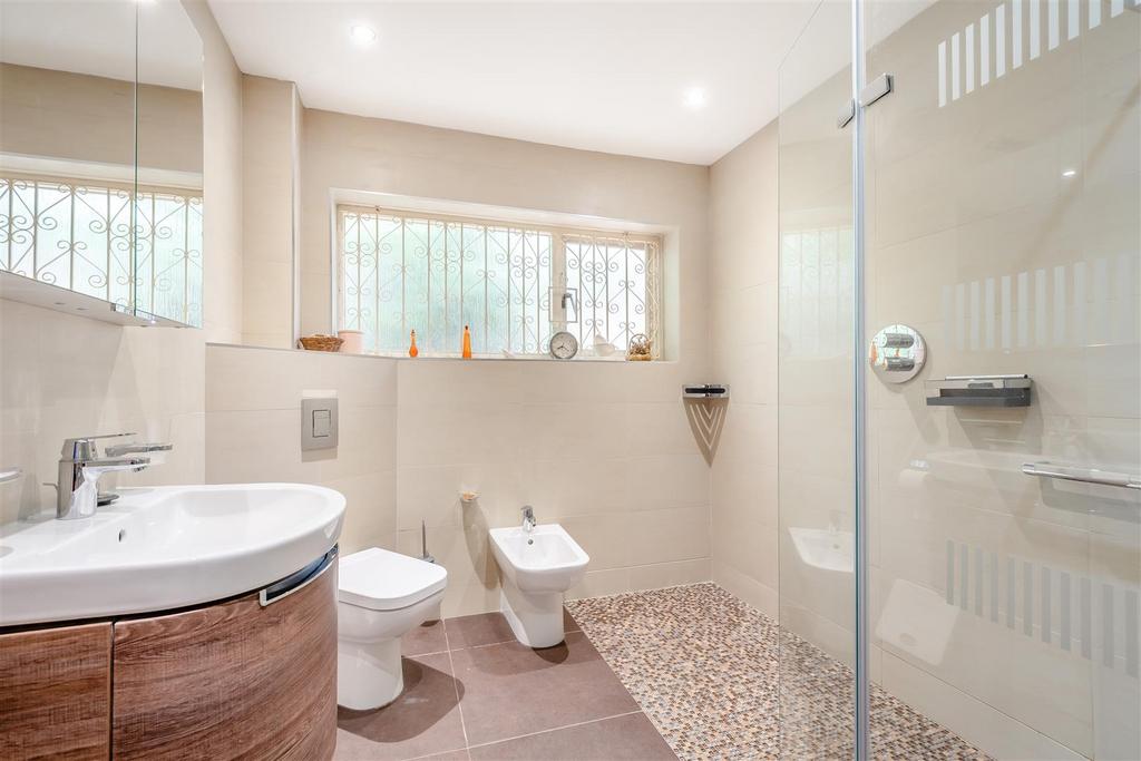 8659041-interior18.jpg