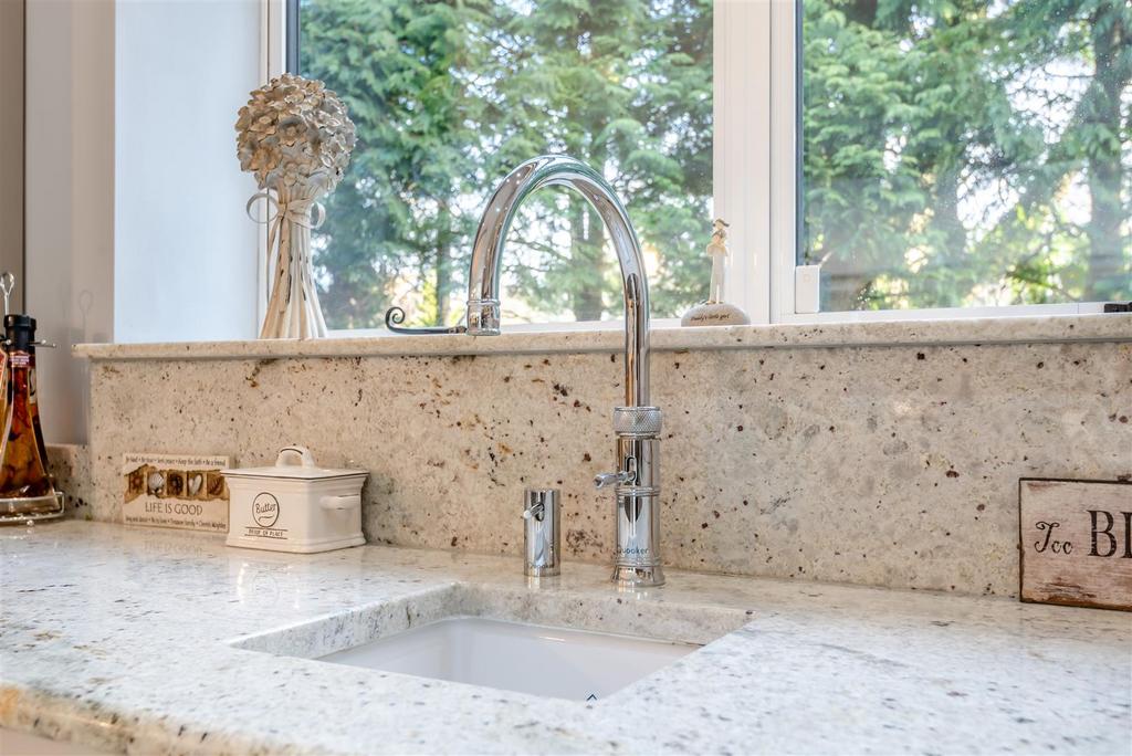 8633627-interior28.jpg
