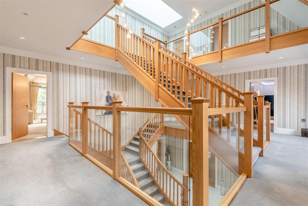 8633627-interior34.jpg