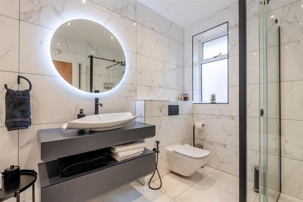 8633627-interior40.jpg